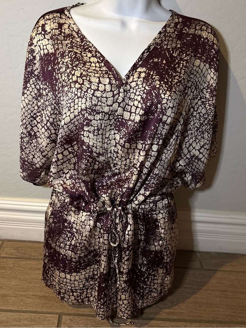 Collective Concepts V-Neck Drawstring Tunic Top in Cream and Plum